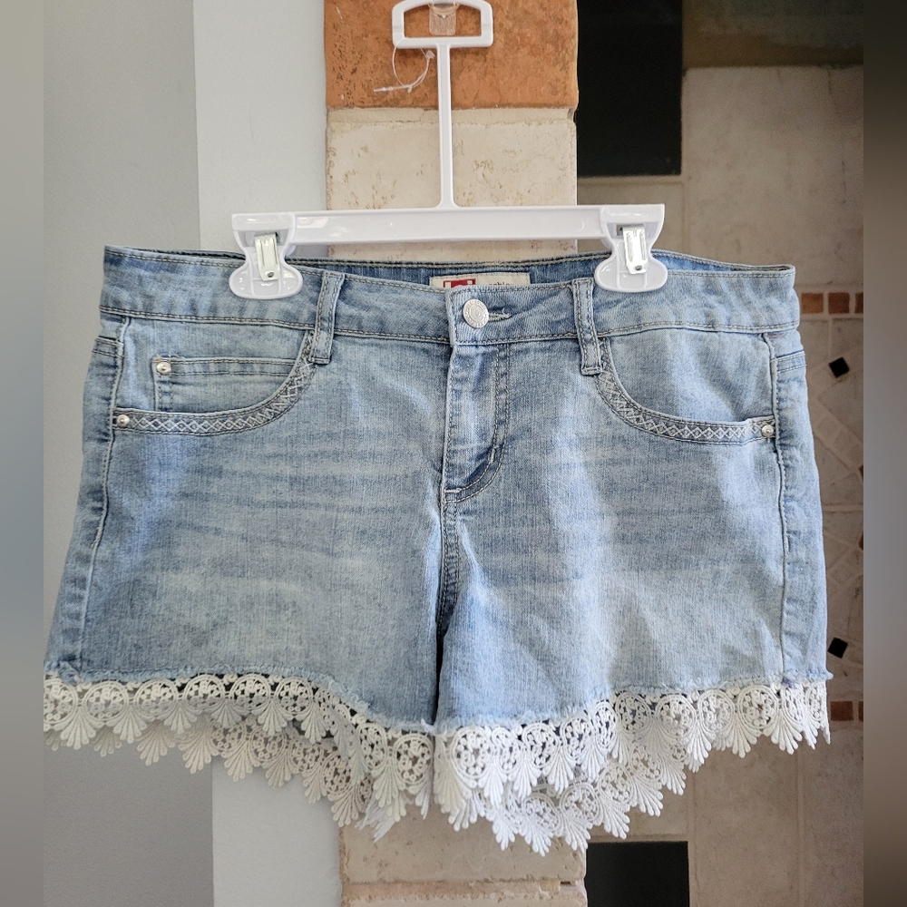 Junior/Women Lei Ashley Lowrise Blue Jean Shorts with Lace Trim